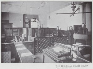 Guildhall Polis Mahkemesi by English Photographer