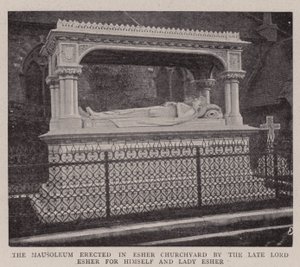 Merhum Lord Esher tarafından kendisi ve Leydi Esher için Esher Kilisesi bahçesinde dikilen Mozole by English Photographer