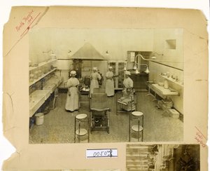 Kuzey Tiyatrosu, St. Thomas Hastanesi, 1908 (sepya fotoğrafı) by English Photographer