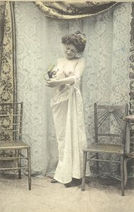 Toby sürahisi tutan kadın (renkli fotoğraf) by English Photographer