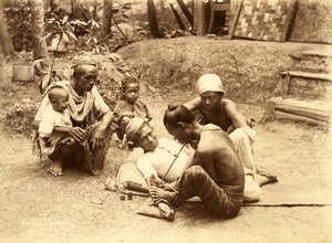 Dövmeli bir Shan adamı, 1890 (sepya fotoğrafı) by English School