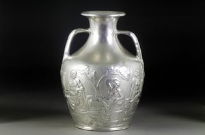Portland Vazosunun Viktorya dönemine ait gümüş bir kopyası, 1844 by English School