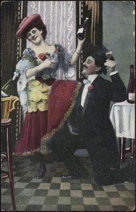 Gülerken resmedilen iyi giyimli bir çift by English School