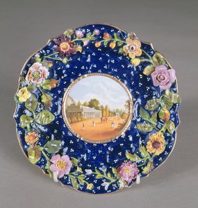 Kabuklu çiçekli Chamberlains Worcester tabağı ve Montpellier Pompa Odası manzarası, Cheltenham, 1820 (seramik) by English School