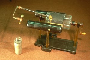 Leyden kavanozlu silindir elektrostatik makine (maun, pirinç ve cam)