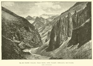 Kioto, Spiti Vadisi, Himalaya Dağları yakınında toprak sütunları by English School