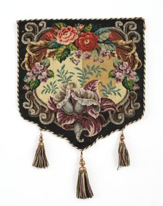 Yangın perdesi paneli, c.1850 (Boncuk işi ve ipek sırtlı Berlin yünlü kanvas panel) by English School