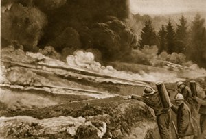 İlk olarak Almanlar tarafından kullanılan sıvı ateş, Müttefikler tarafından başarıyla benimsendi, 1914-19 by English School