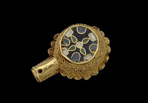 Minster Lovell Jewel, muhtemelen 17. yüzyıl (emaye ve altın emaye işi) by English School