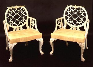 Bir çift boyalı ve oymalı koltuk, George III, 18. yüzyılın sonları by English School