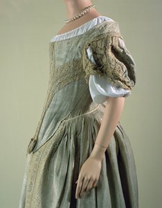 Gümüş dokulu elbise, 1660