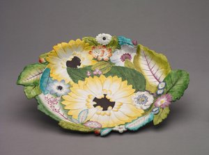 Stand, Chelsea Porselen Fabrikası, c.1755 by English School