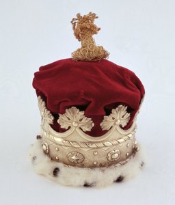 Norfolks Düşesi Coronet (gümüş yaldızlı, kadife ve ermin) by English School
