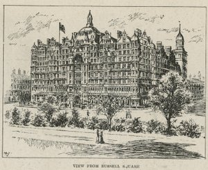 Russell Hotel, Russell Meydanı