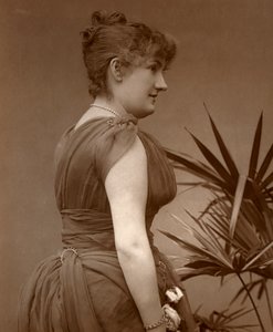Bayan Edith Woodworth, İngiliz aktris, 1888