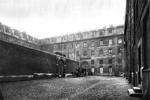 Saint Lazare kadın hapishanesinin avlusu, Paris, 1931.