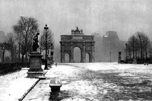 Kar altında Tuileries ve Carrousel Arch, Paris, 1931. by Ernest Flammarion