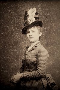 Camille Claudel (1864-1943). Etienne Carjat (1828-1906) tarafından 1886 civarında fotoğrafik portre. Para çekme. Poitiers Güzel Sanatlar Müzesi (Fransa).