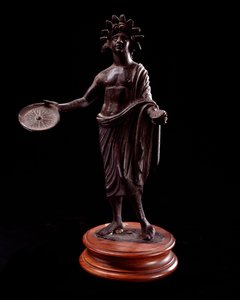 Etrüsk Sanatı: “” sunan kadın”” MÖ 2. yüzyıldan kalma bronz heykelcik by Etruscan