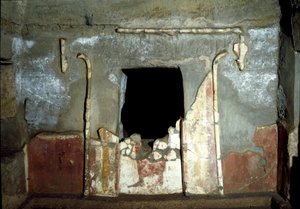 Etrüsk uygarlığı: Ponte Rotto nekropolündeki Francois mezarının girişi, MÖ 4. yy. Vulci, İtalya by Etruscan