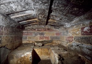 Etrüsk uygarlığı: Ponte Rotto nekropolündeki Francois mezarının içinde, MÖ 4. yy. Vulci, İtalya by Etruscan