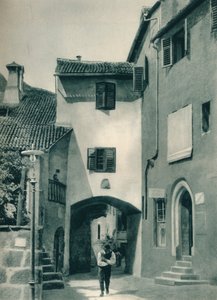 Sakin bir sokak, Merano, Güney Tirol, İtalya, 1927 by Eugen Poppel