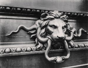 Aslan kapı tokmağı, Paris by Eugène Atget