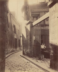 Metal İşçileri Dükkanı, pasaj de la Réunion by Eugène Atget