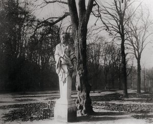 Heykel, Tuileries Bahçesi, Paris by Eugène Atget