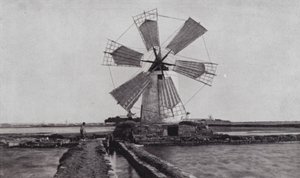 Trapani, bir yel değirmeni (s/b fotoğraf) by European Photographer