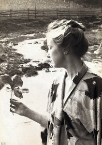 Mayıs Elma Yaprağı by Eva Lawrence Watson-Schutze