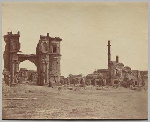 Bailee Muhafız Kapısı Önündeki Saat Kulesi by Felice A. Beato