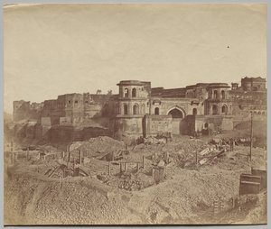 Mucha Bawn veya Lucknow'un Eski Kalesi by Felice A. Beato