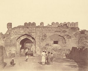 Kaşmir Kapısı. Önden görünüş by Felice Beato