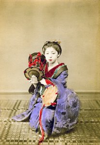 Tsuzumi oynayan geyşa, Japonya, 1882 by Felice Beato