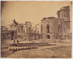 Rezidansın önü, Lucknow, 1858 by Felice Beato