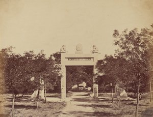 Palichian Yakınındaki Mezar, 21 Eylül 1860 Taarruzunun Başladığı Yer by Felice Beato