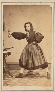 Bir Kadın Portresi, yak. 1863-1864 (fotoğraf) by Fernando Dessaur