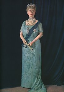 Kraliçe Mary, 1935. by Finlay Colour Ltd