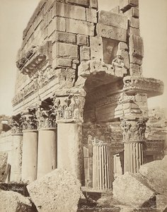 Heliopolis veya Baalbek arkeolojik bölgesinde Bacchus Tapınağı