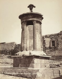 Atina şehrinde bulunan Lysicrates Anıtı by Félix Bonfils