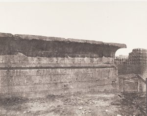 Esneh Latopolis, Kumlu İnşaat - Dış Duvar - Korniş..., 1851-52, 1853-54 basılmış. by Félix Teynard