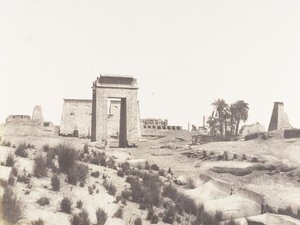 Karnak Thebes, B Noktasından Alınan Harabelerin Genel Görünümü, 1851-52, 1853-54 basımı. by Félix Teynard