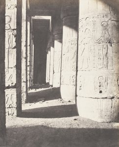 Medinet-Abou Thebes, Daha Sonra Yapılar - İkinci Avlu - Ga..., 1851-52, 1853-54 basılmış. by Félix Teynard