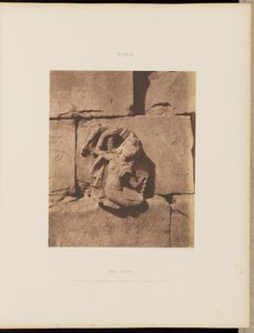 Tâfah (Taphis). Kavisli kaideli konstrüksiyonlar - Oyulmuş bir nişten figür by Félix Teynard