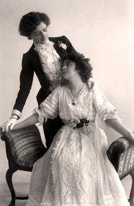 Lily Elsie 1886-1962 ve Adrienne Augarde 1882-1913, İngiliz aktrisler, 1907.