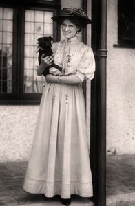 Zena Dare 1887-1975, İngiliz aktris, 20. yüzyılın başlarında. by Foulsham and Banfield