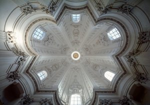 Aziz Ivo alla sapienza kilisesinin kubbesinin iç görünümü by Francesco Borromini
