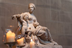 Apollo ve Artemis ile Latona (mermer) by Francesco Pozzi
