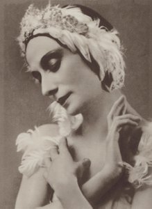 The Dying Swan'daki Pavlova (s/b fotoğraf) by Frans van Riel